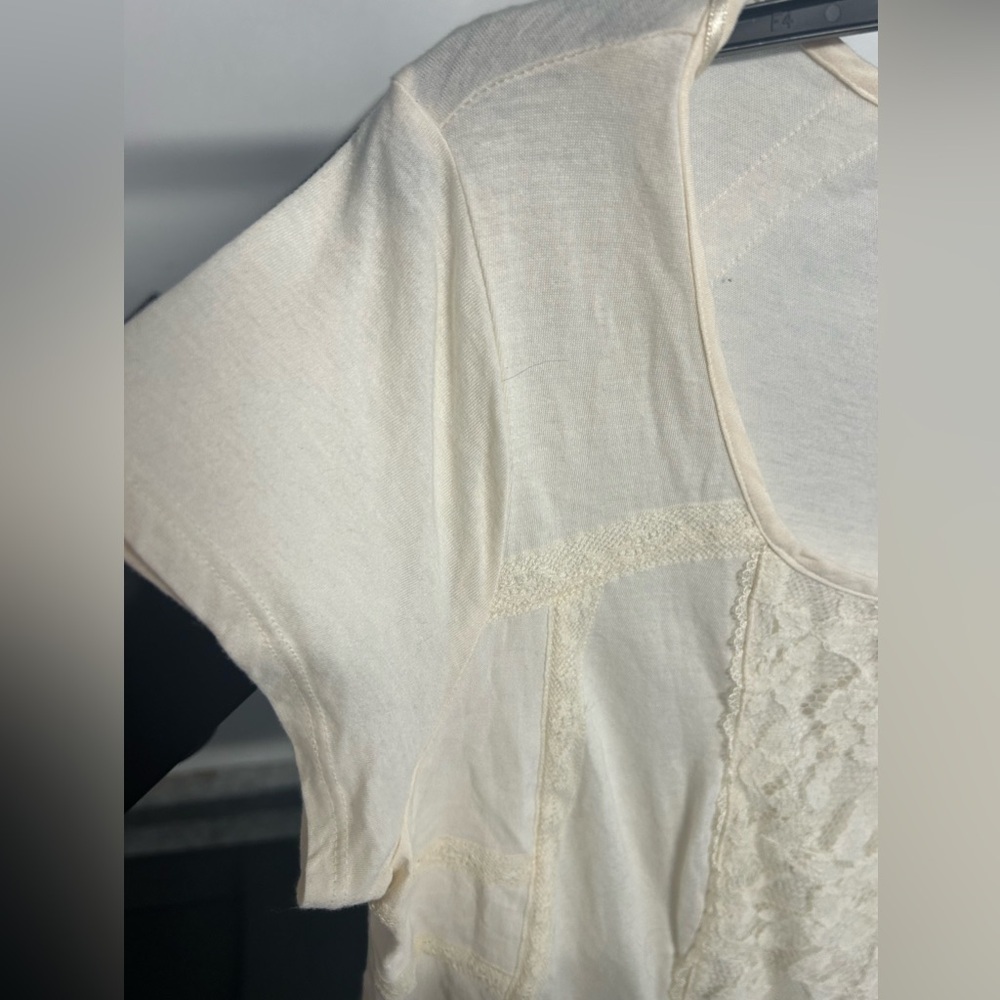 Women's Cream Lace Detail Top - Picture 3 of 8